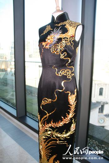 中国丝绸刺绣艺术展在伦敦隆重开幕