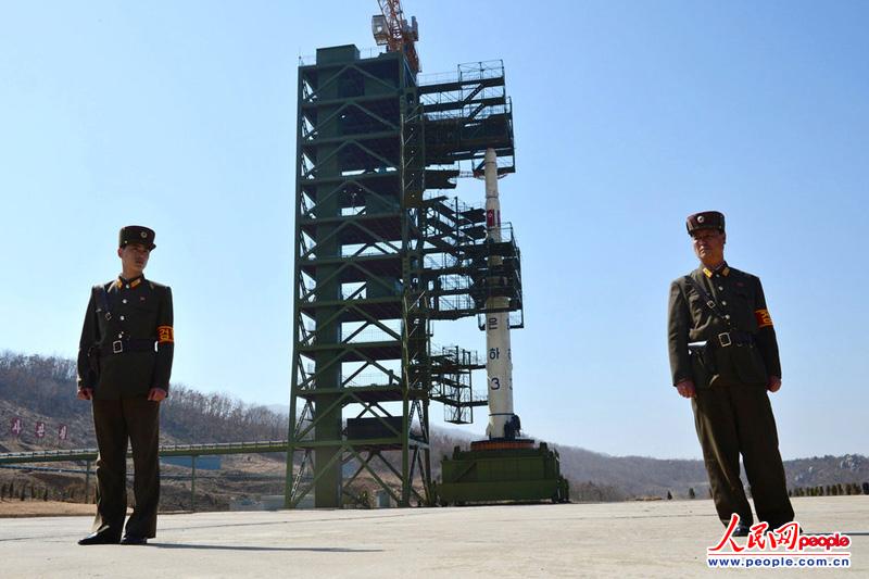 资料：朝鲜火箭。当地时间2012年12月12日，朝鲜在东昌里火箭发射基地发射了卫星。（来源：东方IC 版权所有，违者必究）