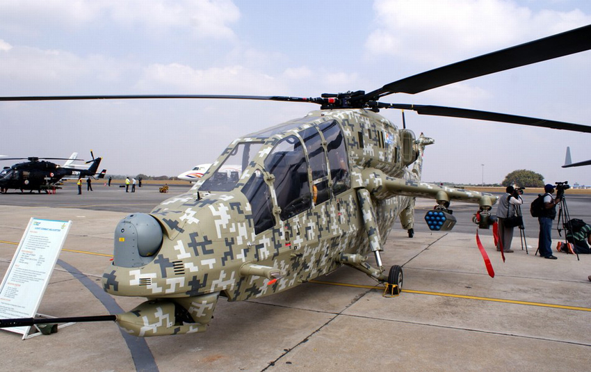 lch轻型武装直升机2号原型机亮相