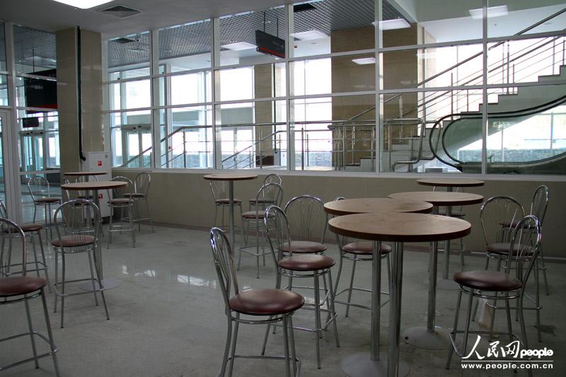 ��������������������ͨ����ɽ��ѩ����Ͻ�ͨ�����ϵ���·��תվ  ͼΪ��תվ�ڵĲ���