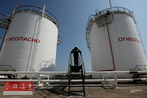 目前，俄罗斯石油公司每年通过东西伯利亚－太平洋石油管道支线向中国出口1500万吨石油。
