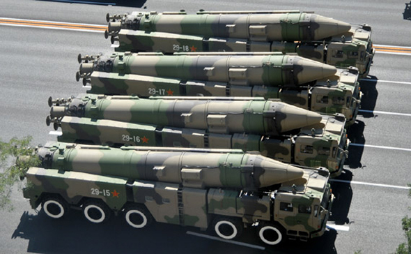 2009年国庆阅兵中亮相的DF-21型弹道导弹