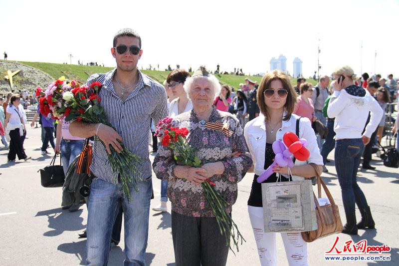 ʤ���գ�����սʿ�¾�����15��