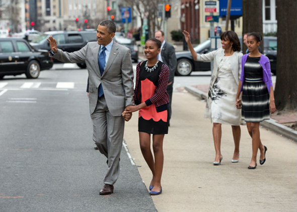 2013331գգͳ°һ͵һЪ°ҶǵŮɯڻʢʥԼòμӸڷͼƬ׹Official White House Photo by Pete Souza