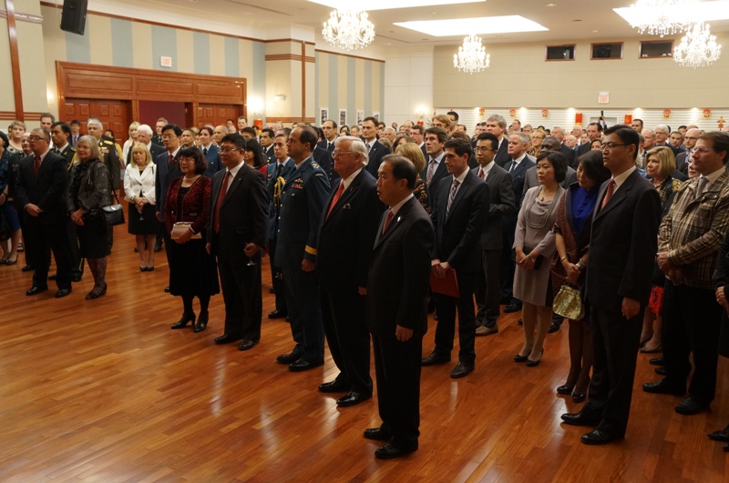 �������д��������й�����ʱ��ȫ�����������𾴣�ǰ����һΪ�¾�����ʹ���Ҷ�Ϊ���鳤������������Ϊ����װ�����ܲ�ı����ɭ�Ͻ���