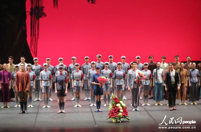 ����ɫ���Ӿ�����Ҫ��Ա�����������ϵ��ʻ������ȫ����Աһ���� ������������лĻ��������