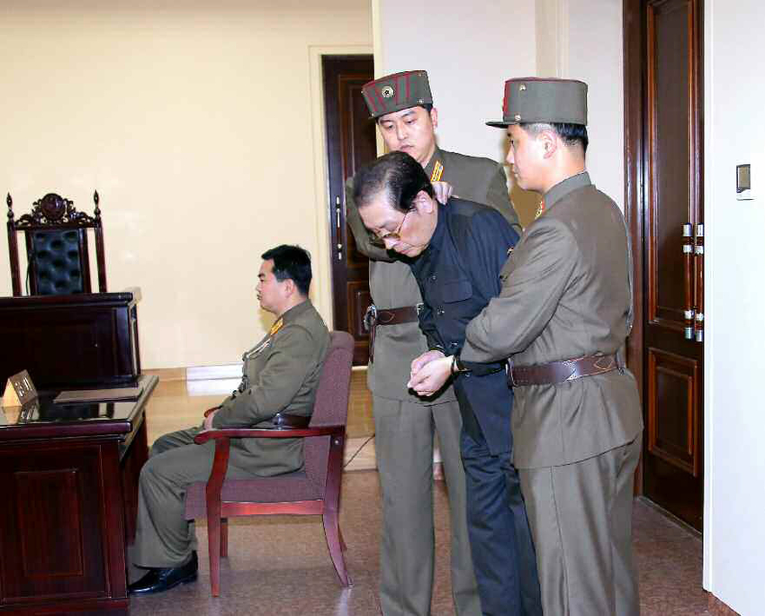 高清：朝鲜宣布张成泽于12日被判处死刑并立即执行