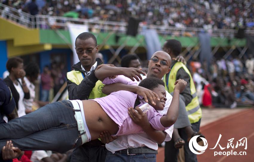 高清:卢旺达纪念大屠杀20周年 潘基文布莱尔到