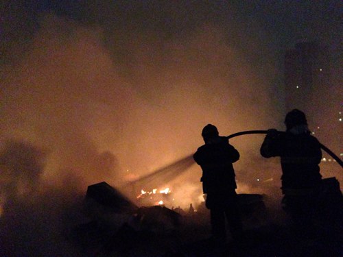 巴西圣保罗南部一贫民窟大火 约2000人无家可