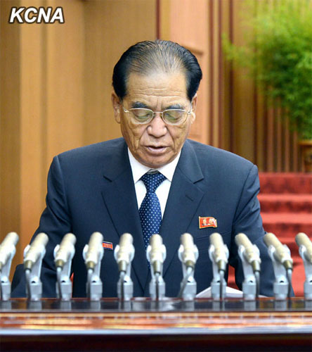 朝鲜举行最高人民会议二次会议 黄炳誓当选国防委员会副委员长(图)