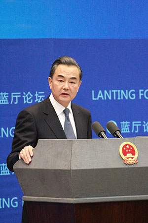 王毅回应北京APEC中日领导人是否会见