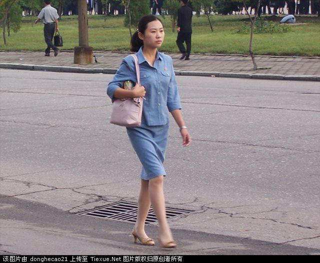 探寻朝鲜平壤街头天然鹅蛋脸少女(组图)