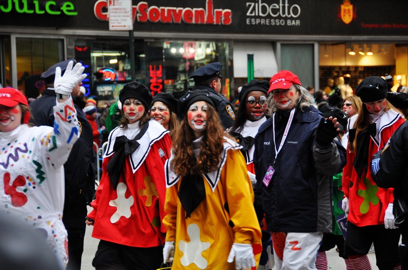 中国首次应邀参加纽约2014梅西感恩节大游行