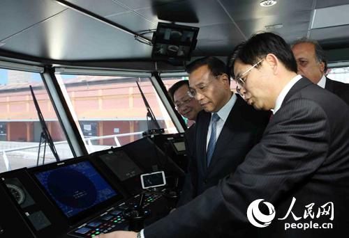 总理在瓜纳巴拉湾乘坐中国渡轮