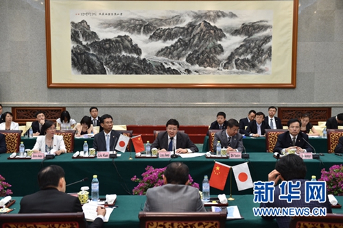 6月6日，中国财政部长楼继伟主持对话。新华社记者 李鑫 摄