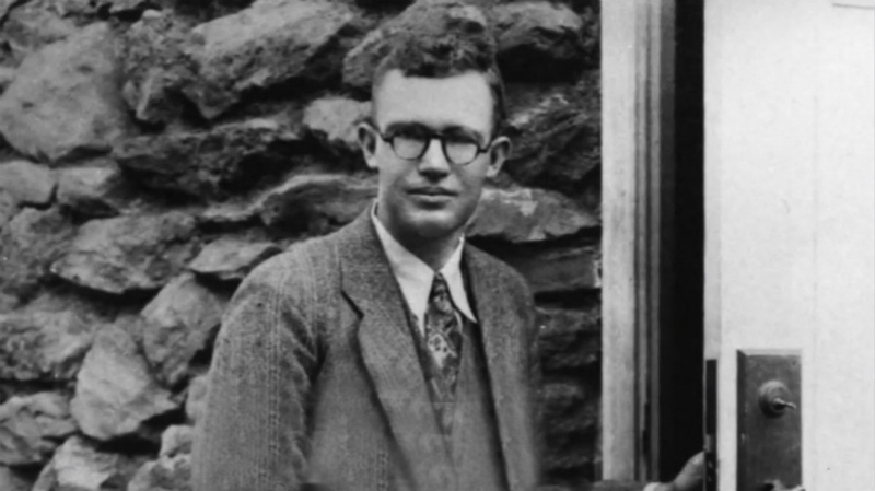 冥王星的发现者克莱德・汤博(Clyde Tombaugh)，他是在1930年通过数学计算发现这颗行星的。（图片来源NASA)