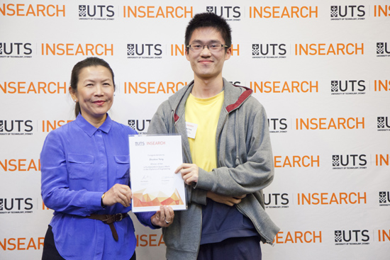 中国留学生在澳大学获学术成就奖