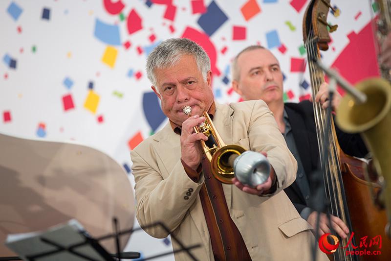 ��13����ʾ�ʿ�ֽ� - Koktebel Jazz Party ���ŷ������С�;�ʿ���ݳ������������� ������ �㣩