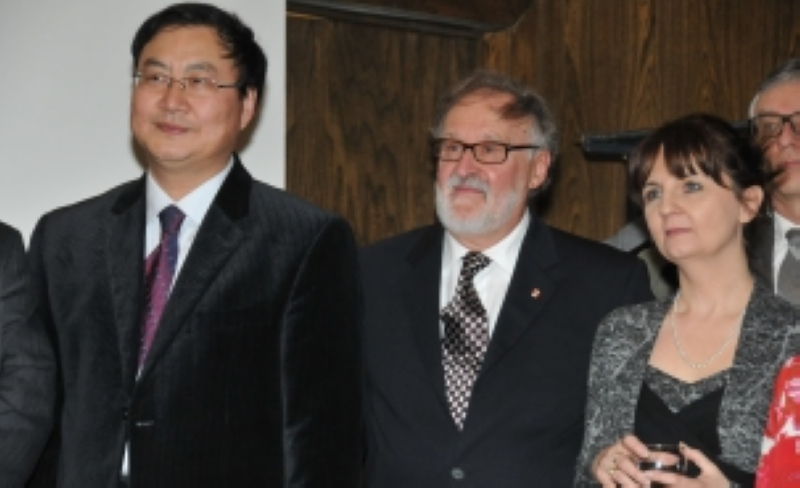 2013꣬ڼôʡѧڣ˱ɯŮ£ڳĻмôʼѧϯѧУԼ