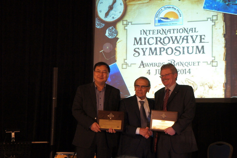 201464գ̹ٿ2014IEEE MTT-S΢İ佱ϣĺߣRenato G.Bosisioڣ˿ڷͽջͼϿԵĹ2014 IEEE MTT-S΢ӦýһIEEE MTT-S2014ϯRobert Weigelڡ