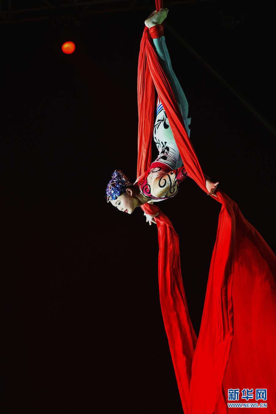 中国精彩杂技演出亮相泰国九世王公园(高清组