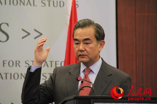 王毅外长在美国战略与国际问题研究中心发表演讲。摄影：张朋辉