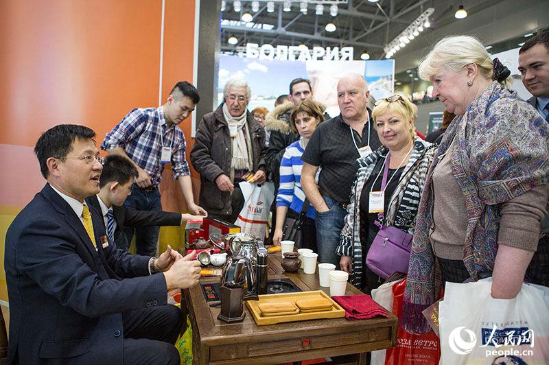 �й�չ̨ǰ�Ĳ��ձ����������ڶ����˹����פ��ۿ������������� ������ �㣩
