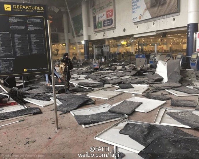 比利时机场发生两次爆炸 玻璃震碎浓烟弥漫（图）【3】
