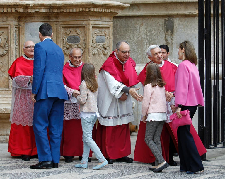 西班牙王室成员出席复活节弥散(高清组图)