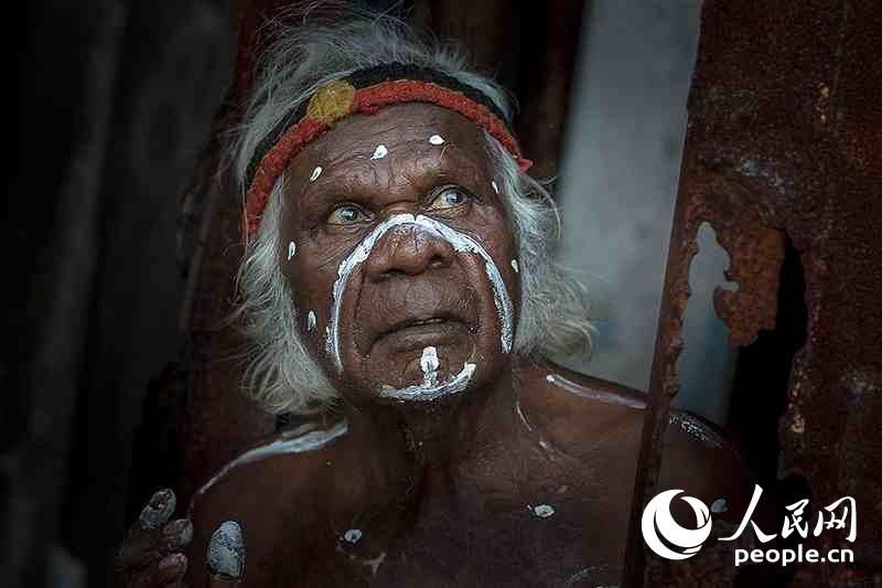10、体验澳大利亚土著文化――观悉尼原住民祭祀舞蹈表演（摄影 蒋国禧）