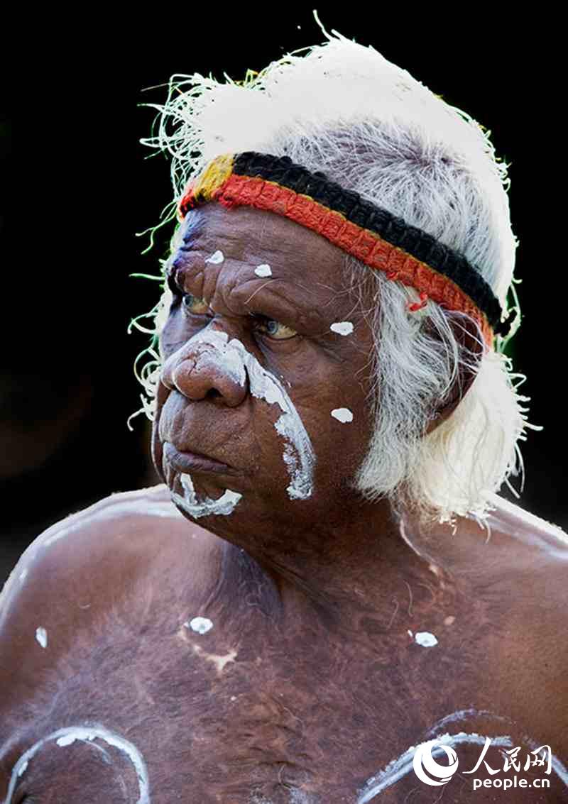 8、体验澳大利亚土著文化――观悉尼原住民祭祀舞蹈表演（摄影 曾汉超）