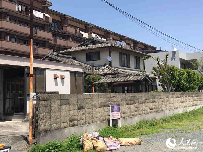 日本熊本市建筑物遭受地震重创百年古神宫完全倒塌 4 中国日报网