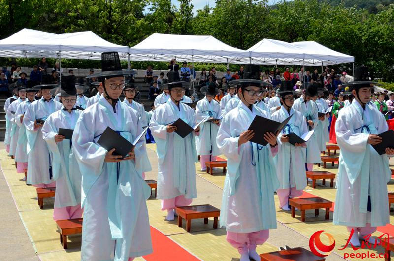 实拍韩国传统成人礼 女生及笄男生加冠-中国学