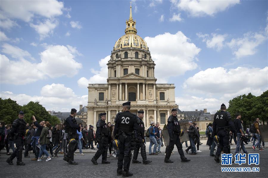 法国反对劳动法改革游行引发暴力冲突