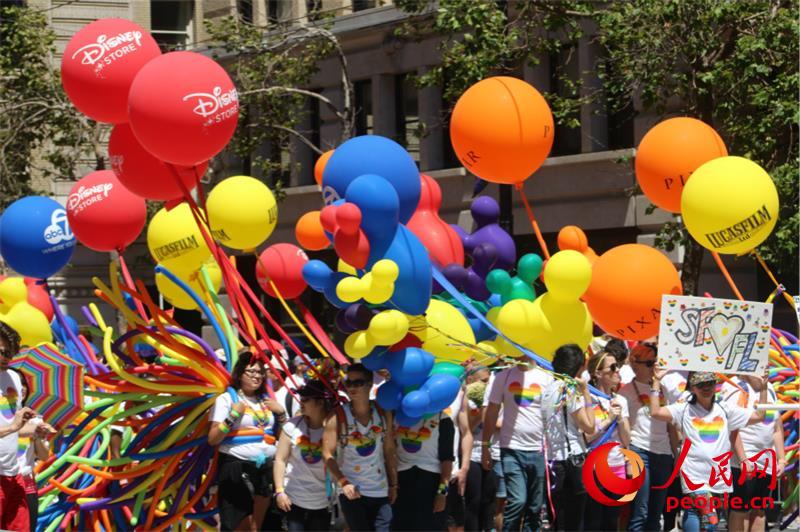 旧金山举办同性恋大游行 不忘悼念奥兰多枪击案--国际--人民网