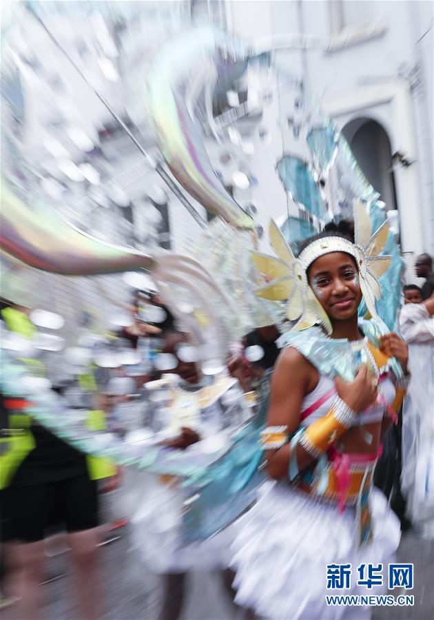 8��28�գ�һ�������߲μ���Ӣ���׶��������е�ŵ��ɽ�񻶽����С�