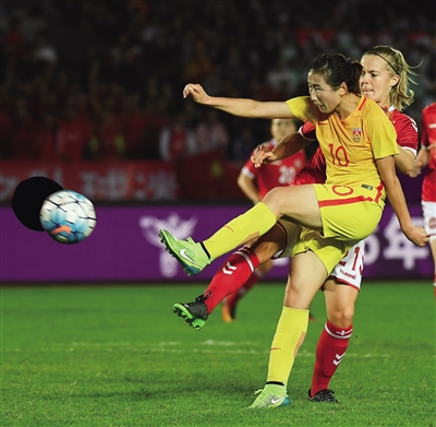 中国女足1:0丹麦夺冠