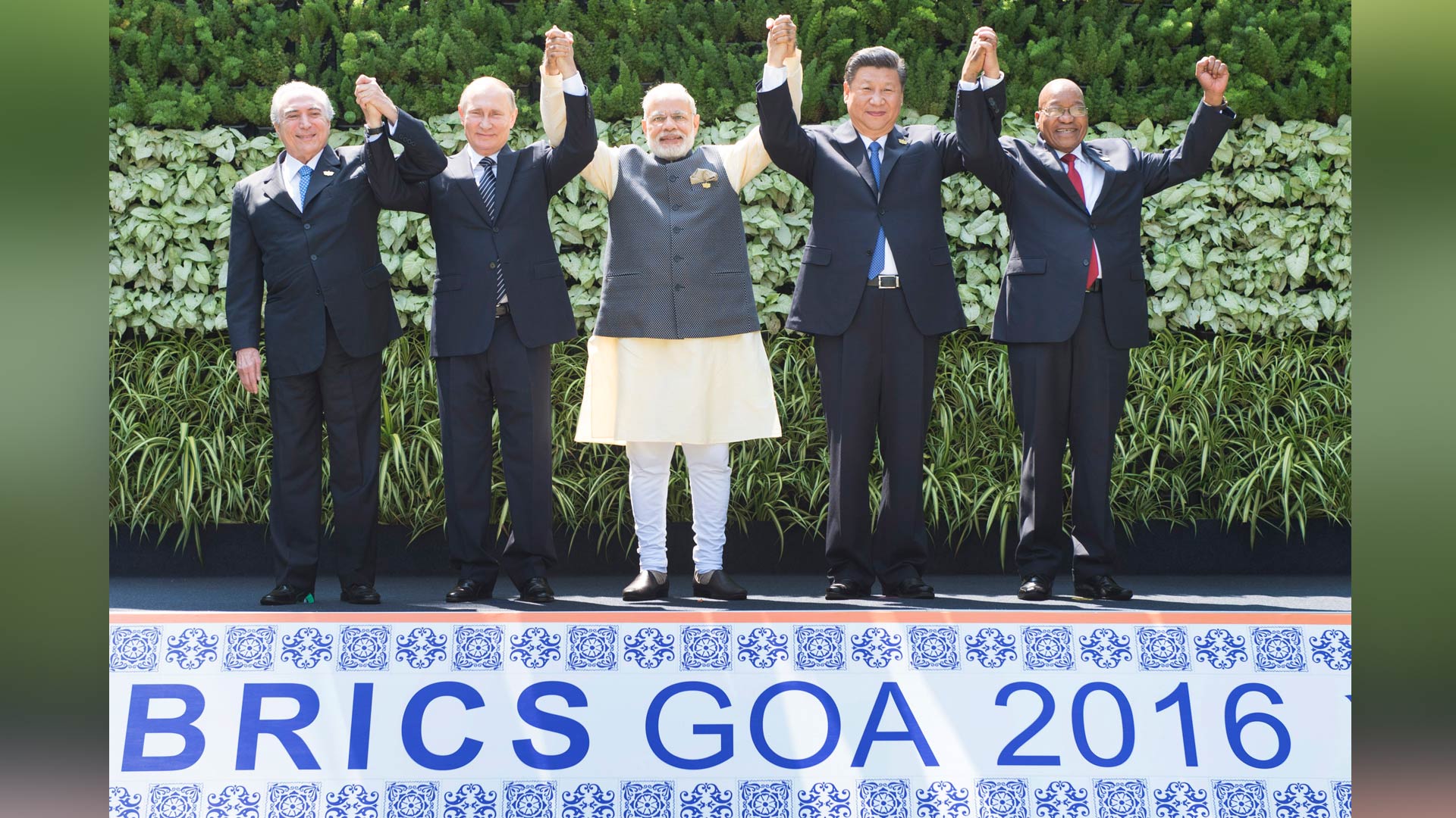 10月15日至16日 出席在印度果阿举行的金砖国家领导人第八次会晤