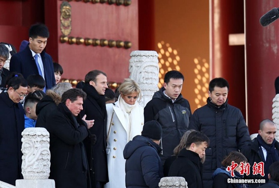 1月9日上午，法国总统马克龙偕夫人布丽吉特一同在北京参观故宫。  中新社记者 卞正锋 摄
