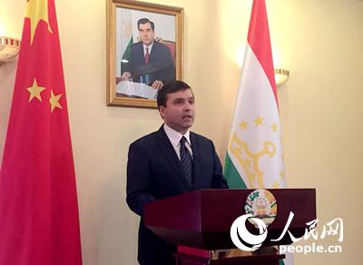 1月16日，塔吉克斯坦驻华大使达夫拉特佐达在京举行记者见面会。摄影 杨倩