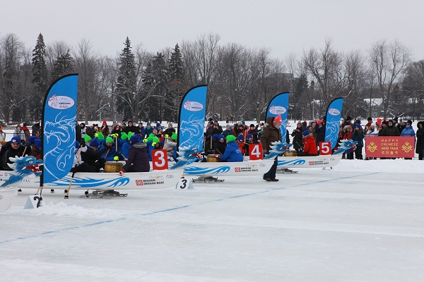 渥太华举行第二届冰上龙舟赛【2】