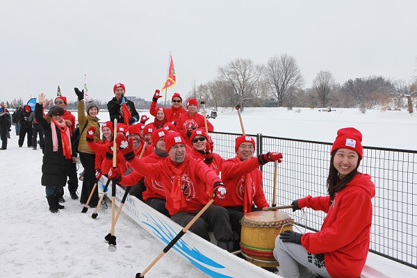 渥太华举行第二届冰上龙舟赛【3】