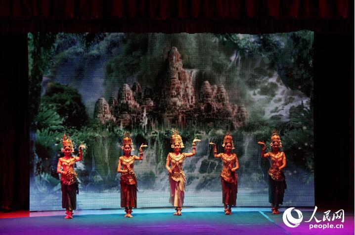 开场舞蹈：柬埔寨非物质文化遗产、高棉皇家舞《仙女舞》