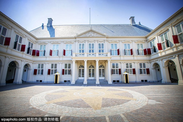 贫穷限制想象!荷兰海牙皇家宫殿对公众开放 豪
