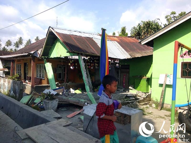 印尼发生7.4级地震并引发海啸 已致至少30人死亡