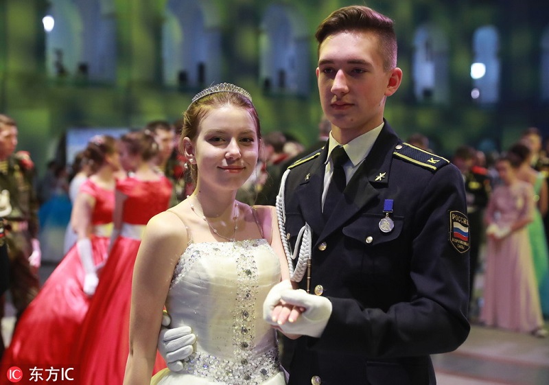 盛大典礼！俄罗斯克里姆林宫举办年度军官舞会【3】