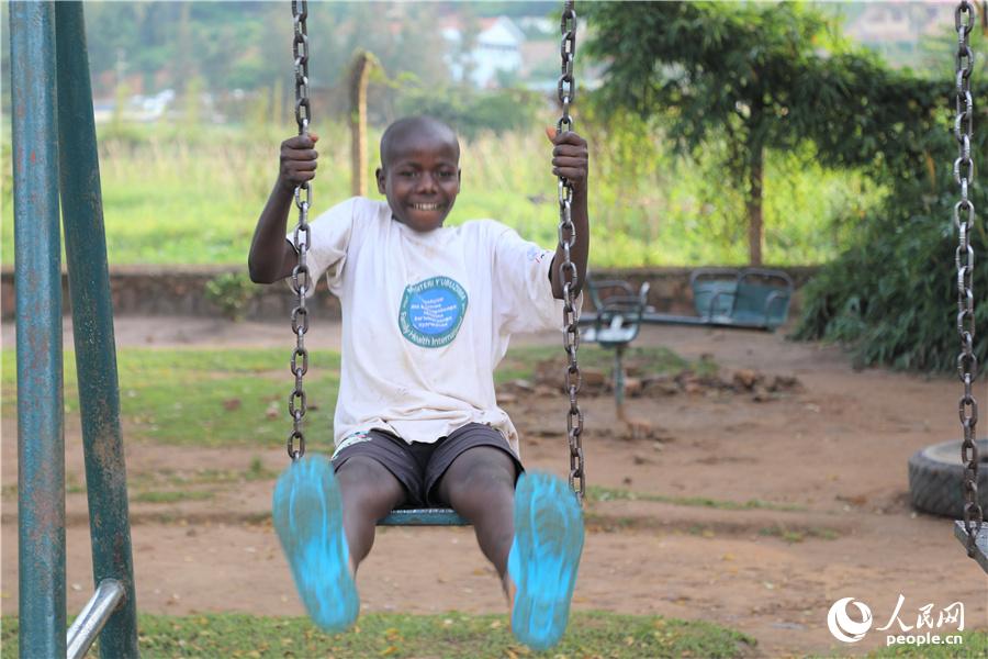 “上帝的孩子”：卢旺达孤儿院里的笑脸【6】