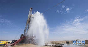 2017年，中国中曼石油公司与阿联酋海湾集团签订合同，为该集团在埃及沙漠中的大型农业项目钻探300口水井。根据合同，中曼石油将先期完成30口井的试钻探，剩余水井将以每月7口的速度交付。 