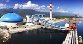 2019年1月，中国华电集团公司目前最大海外投资项目――印尼巴厘岛3×142MW燃煤电厂项目1号机组顺利通过168小时满负荷试运行，正式进入投产发电阶段。该项目是中国华电迄今最大的海外电厂投资项目。