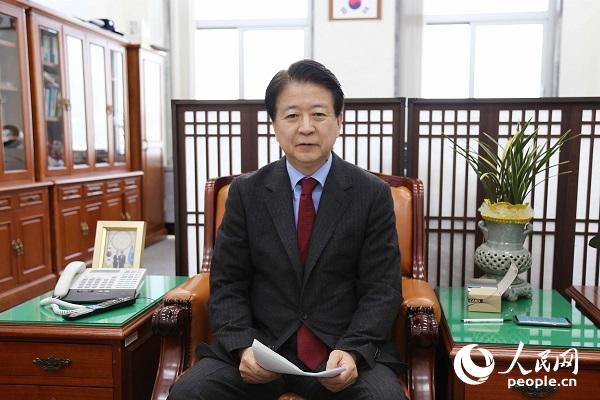 韩国国会议员卢雄来。 记者 陈尚文摄